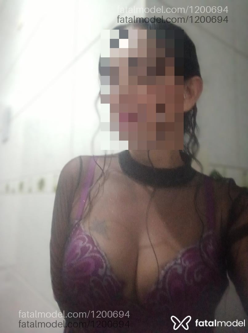 Acompanhante mulher com cabelo castanho de olhos castanhos - FernandA bs