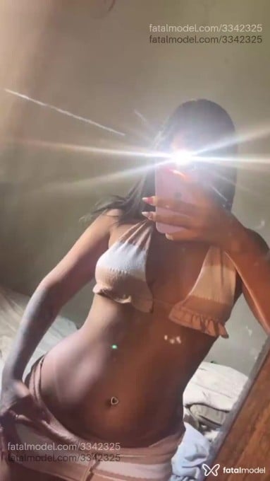 Acompanhante mulher morena (o) de olhos castanhos em Macaé - Mika Tavares