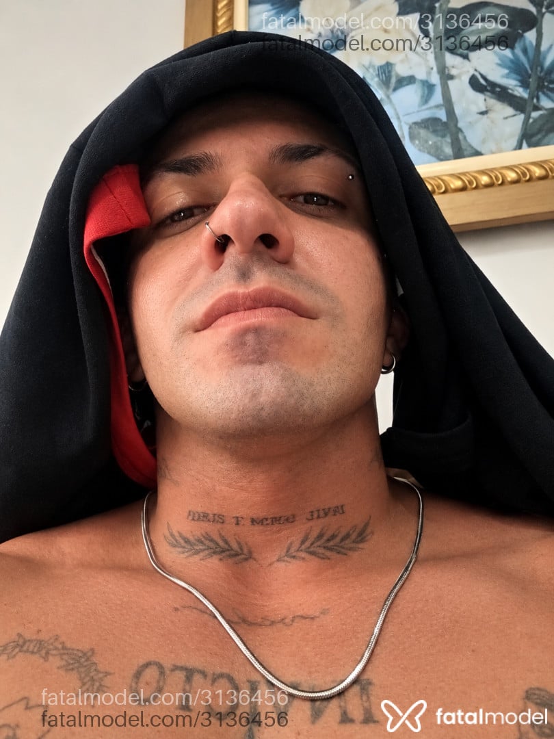 Acompanhante homem morena (o) de olhos castanhos - Nóbrega