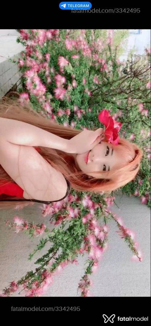 Acompanhante mulher ruiva (o) de olhos castanhos - Agata