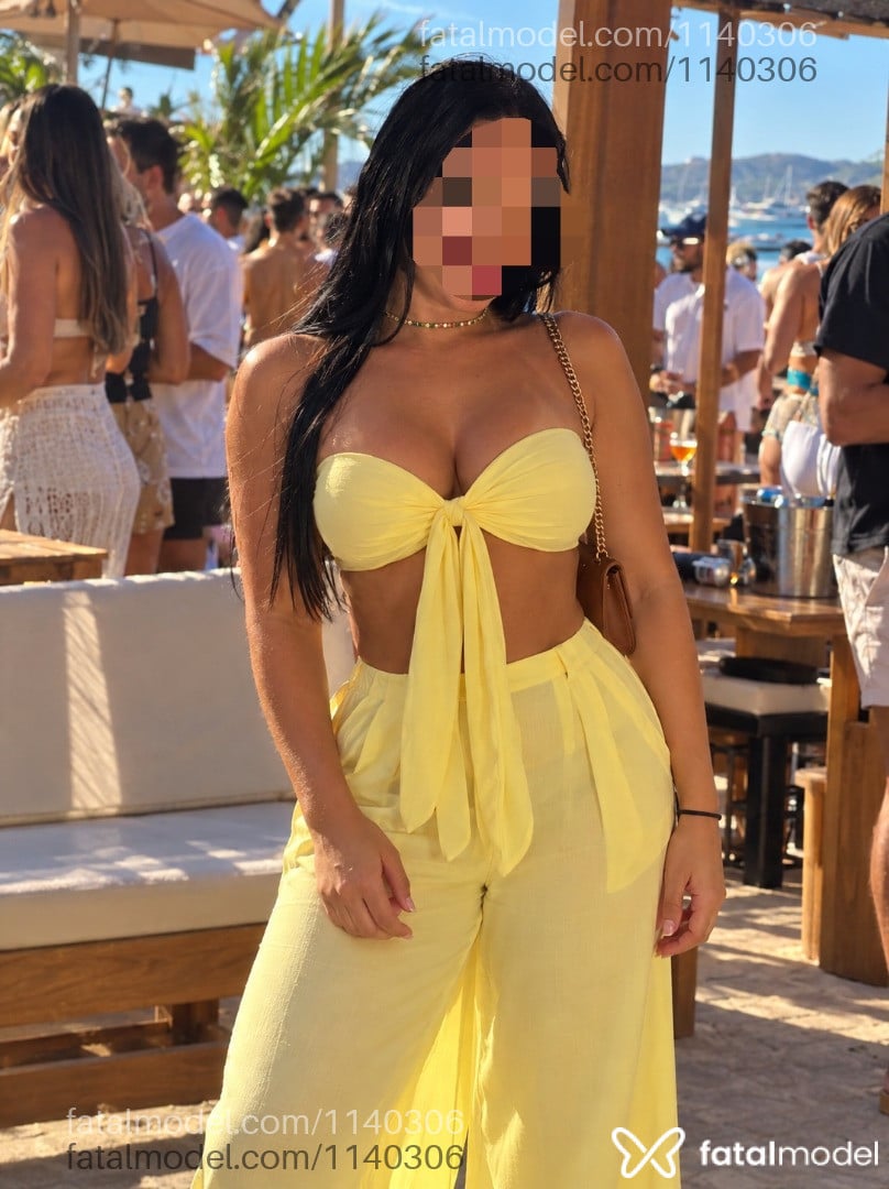 Acompanhante mulher morena (o) de olhos castanhos - Sabrina