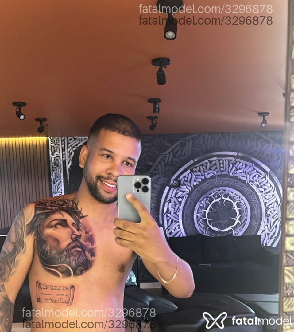 Acompanhante homem morena (o) de olhos castanhos - Vinicius