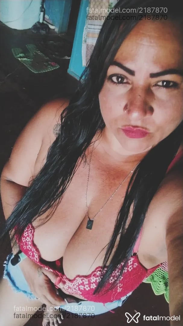 Acompanhante mulher morena (o) de olhos pretos - Alice Alves