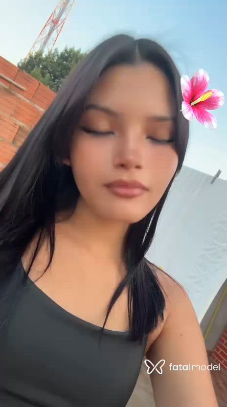 Acompanhante mulher trans morena (o) de olhos castanhos - Bella Angel