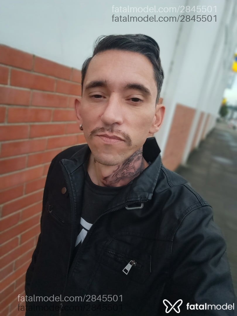 Acompanhante homem com cabelo castanho de olhos castanhos - Vinícius Acompanhante homem com cabelo castanho de olhos castanhos - Vinícius
