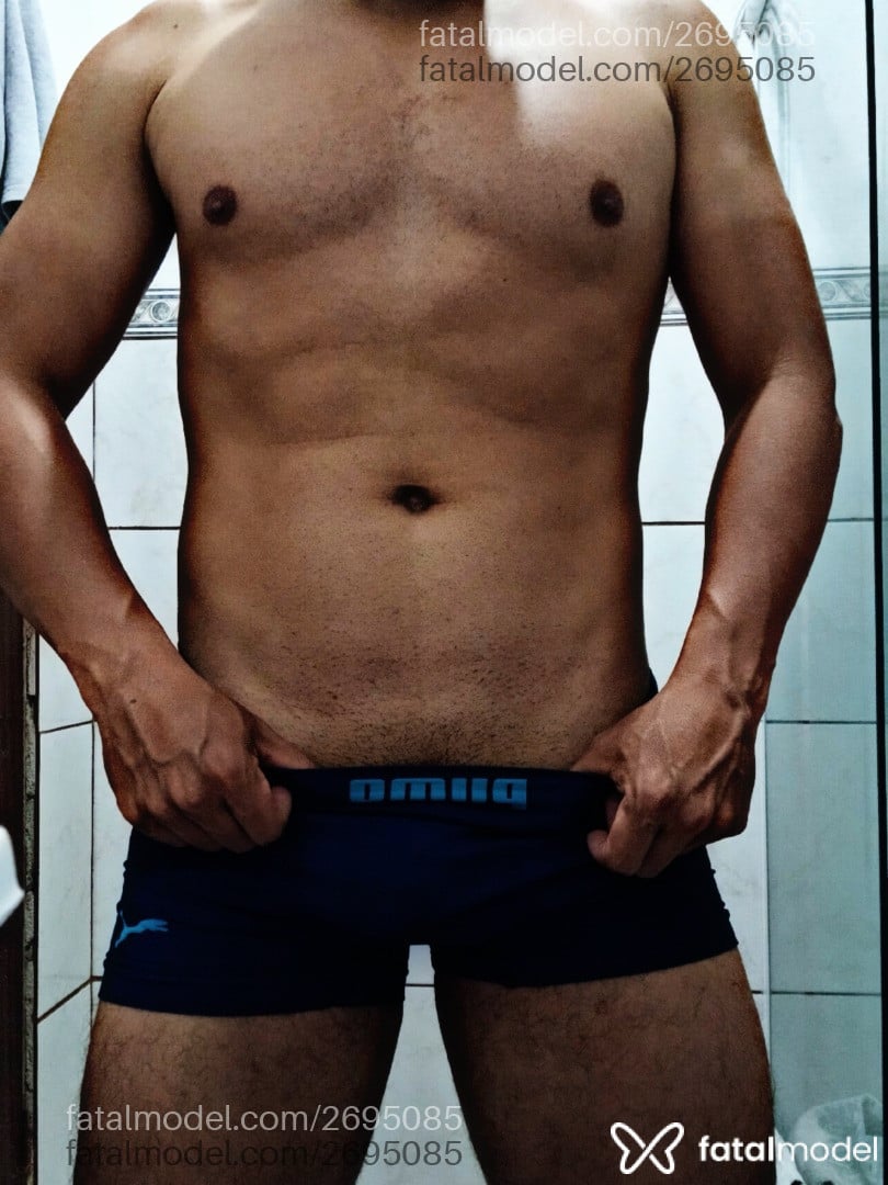 Acompanhante homem morena (o) de olhos castanhos - Eduardo