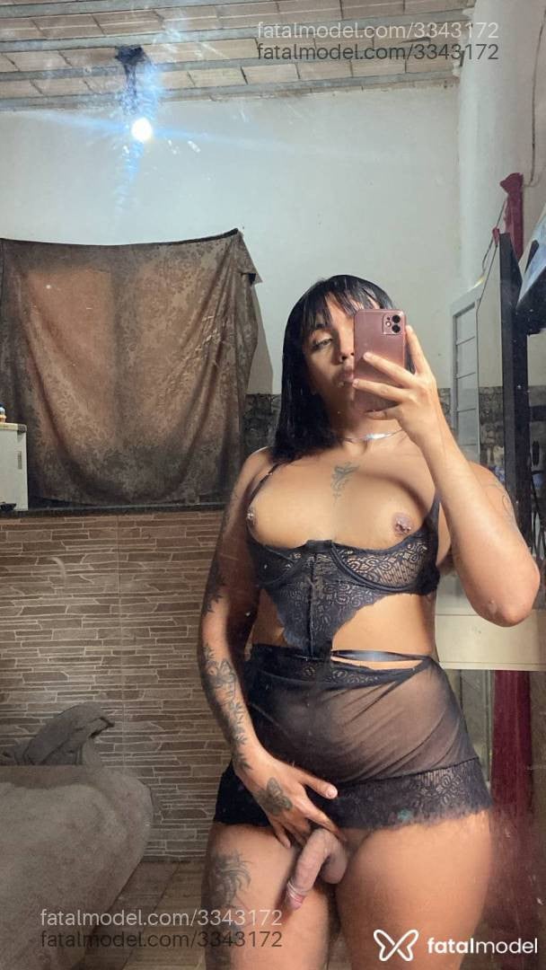 Acompanhante mulher trans morena (o) de olhos castanhos em Duque de Caxias - Giovana Souza