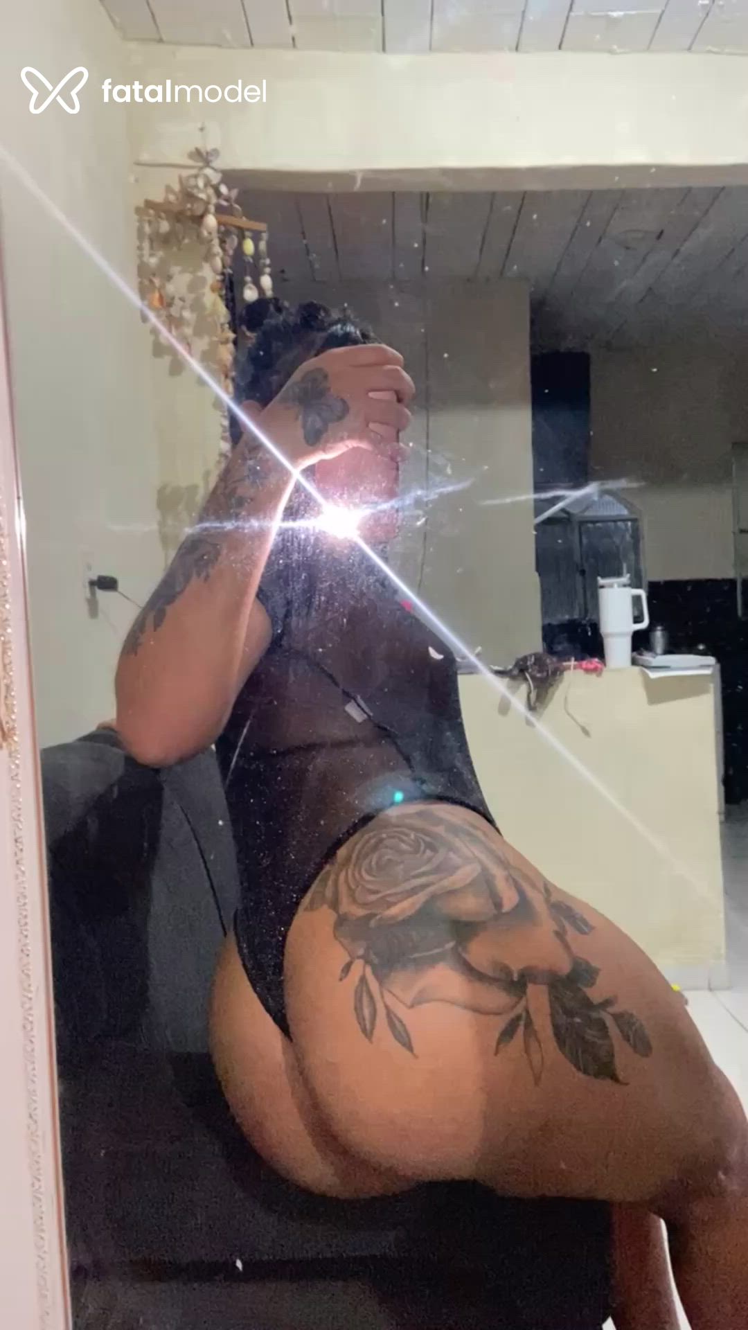Acompanhante mulher trans morena (o) de olhos castanhos - Giovana Souza