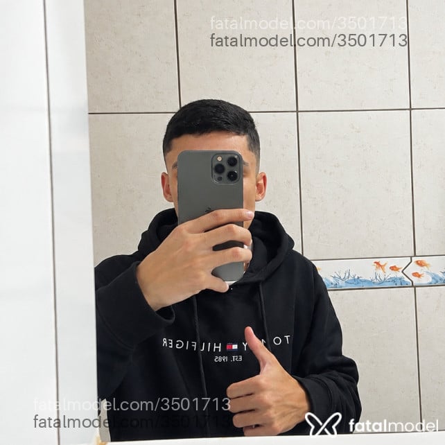 Acompanhante homem morena (o) de olhos castanhos - Jackson