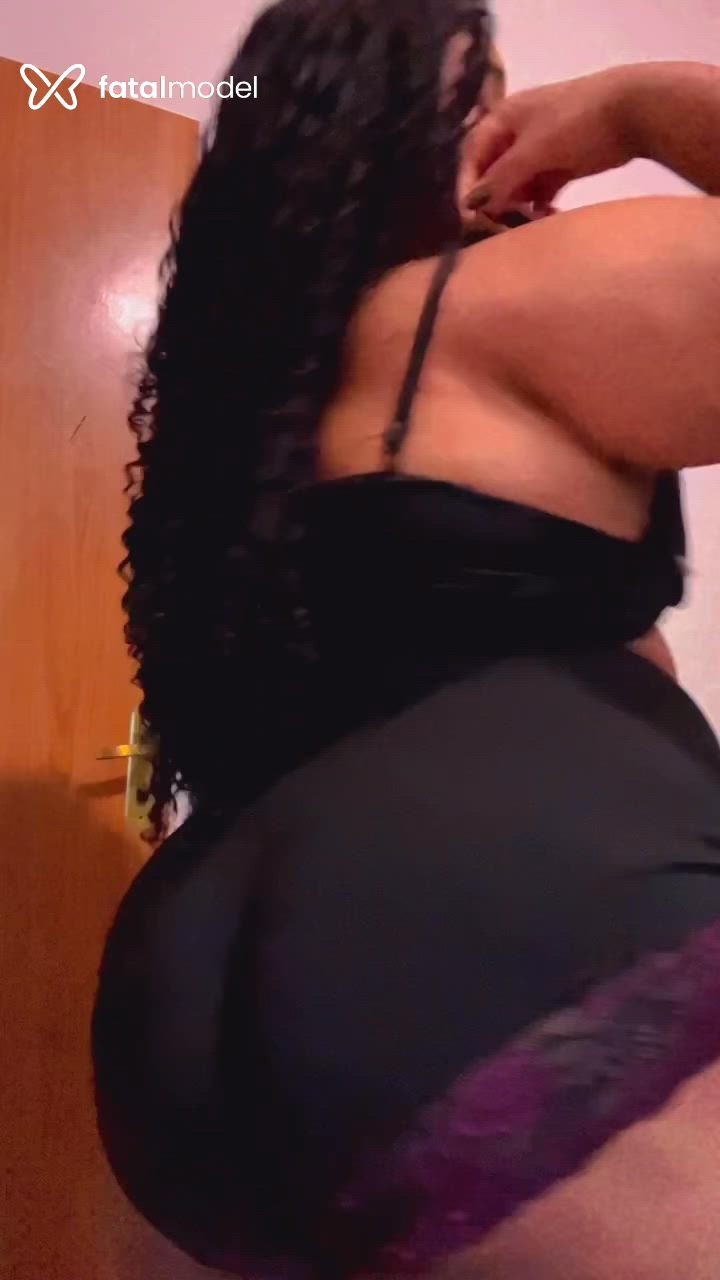 Acompanhante mulher trans morena (o) de olhos pretos - Carlinhagg