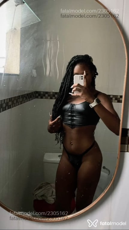 Acompanhante mulher trans morena (o) de olhos castanhos - Rebecca