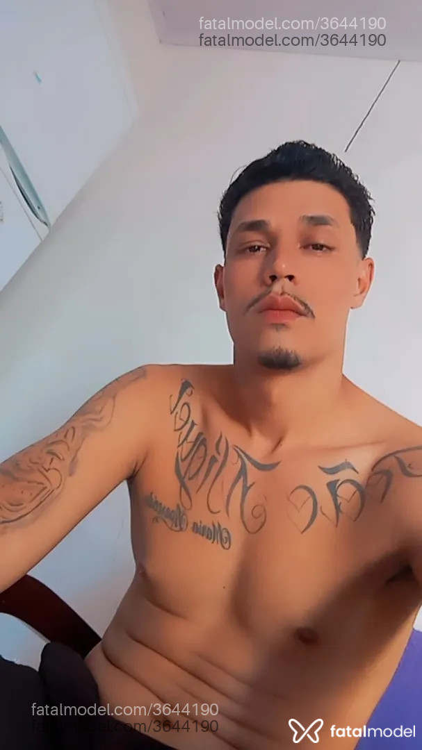 Acompanhante homem morena (o) de olhos castanhos - Jhony