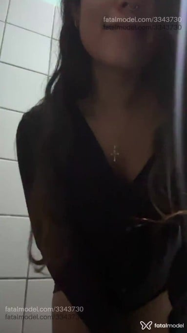 Acompanhante mulher morena (o) de olhos castanhos - Vickbee