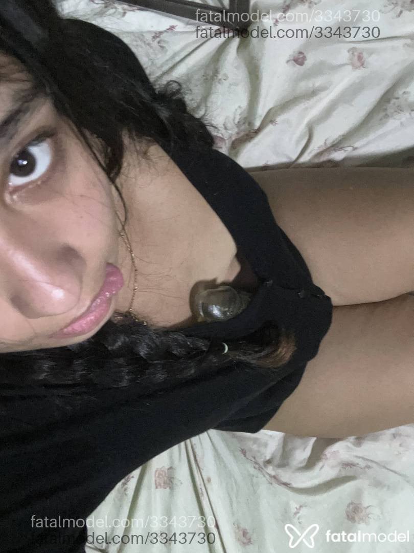 Acompanhante mulher morena (o) de olhos castanhos - Vickbee