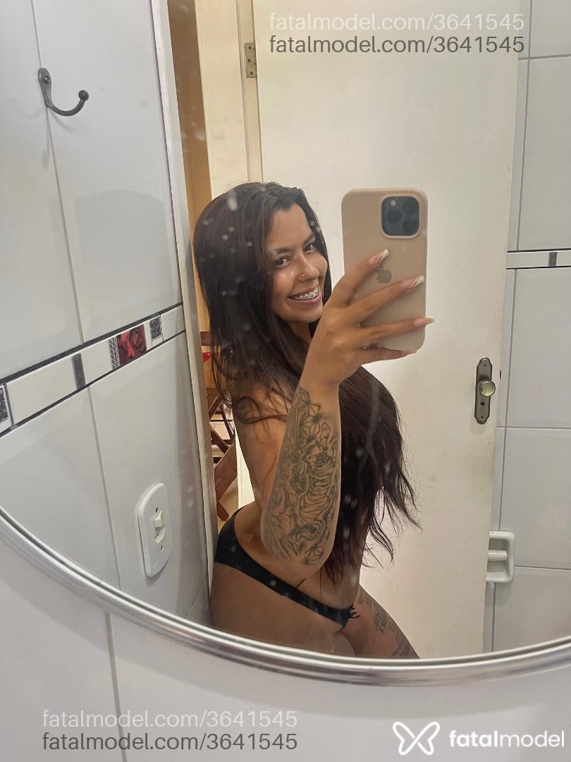 Acompanhante mulher morena (o) de olhos castanhos - Julia