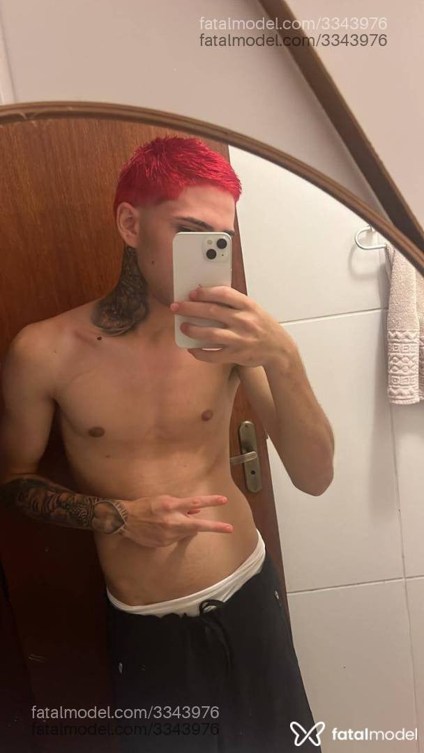 Acompanhante homem com cabelo castanho de olhos castanhos - Gustavo