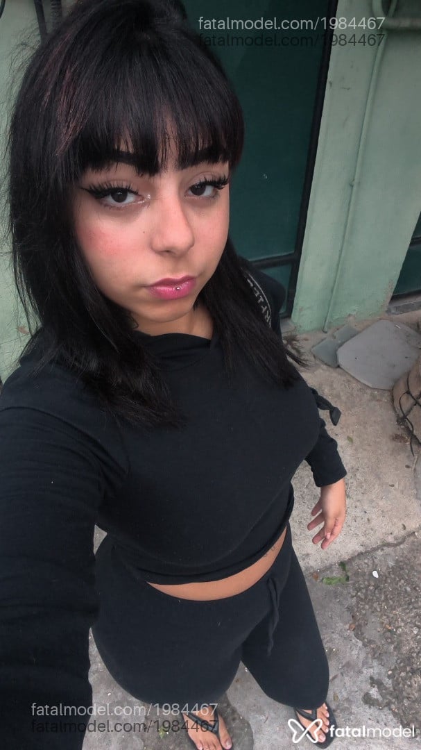 Acompanhante mulher morena (o) de olhos castanhos - Charlotte