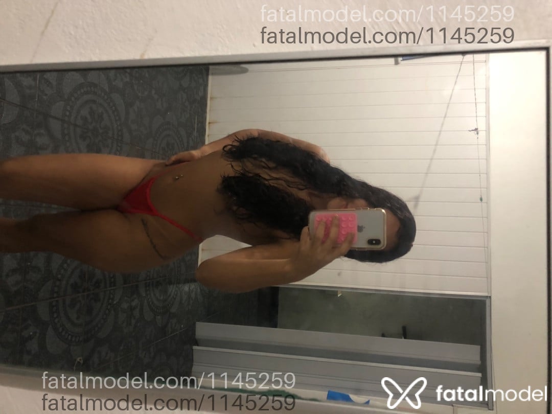 Acompanhante mulher ruiva (o) de olhos castanhos - Aline Leal Belém