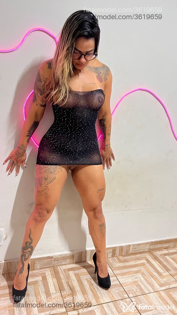Acompanhante mulher loira (o) de olhos pretos - Bruna Nascimento