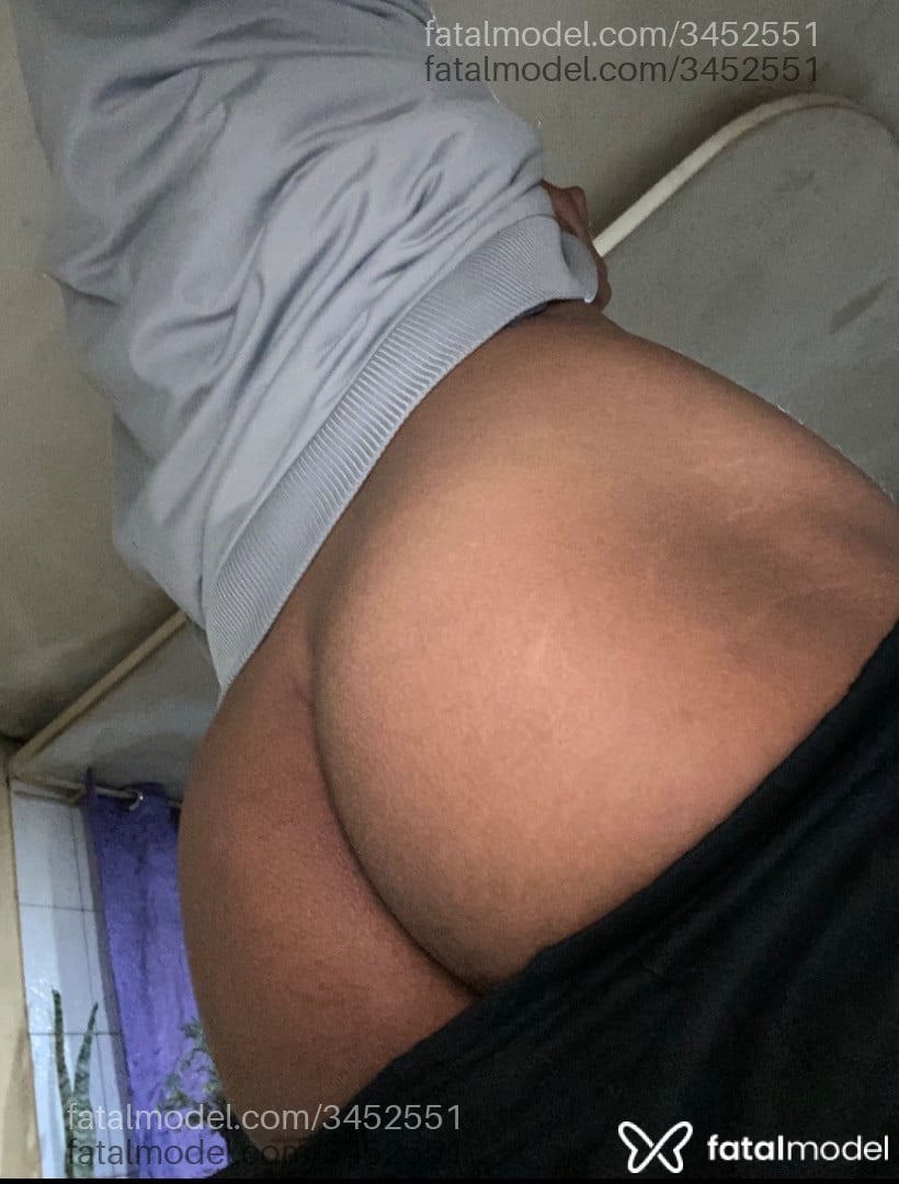 Acompanhante homem com cabelo castanho de olhos castanhos - Lucas Apolinário