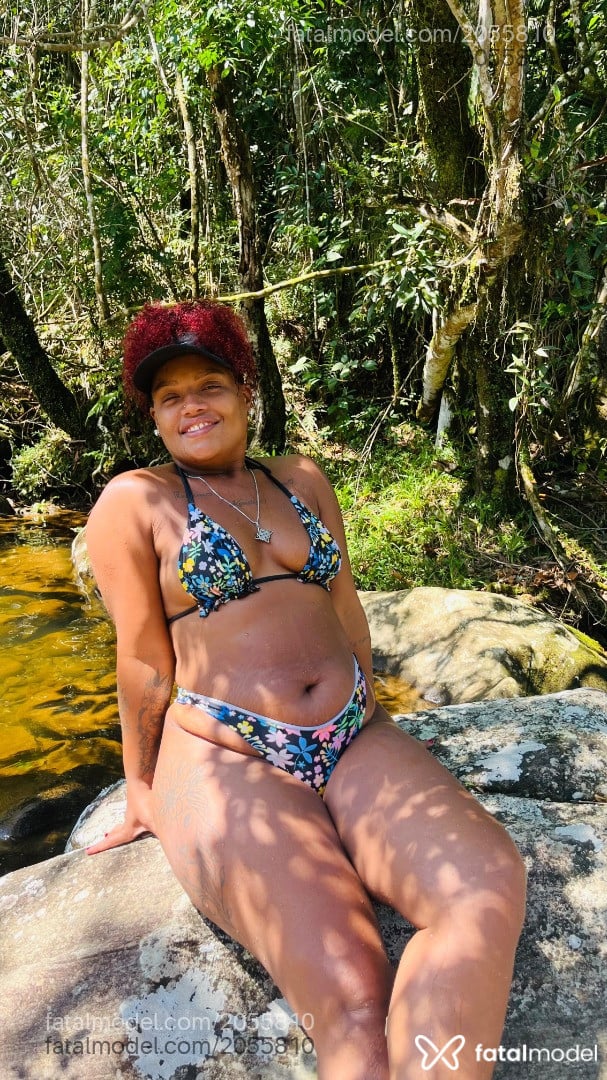 Acompanhante mulher ruiva (o) de olhos castanhos - Veronica