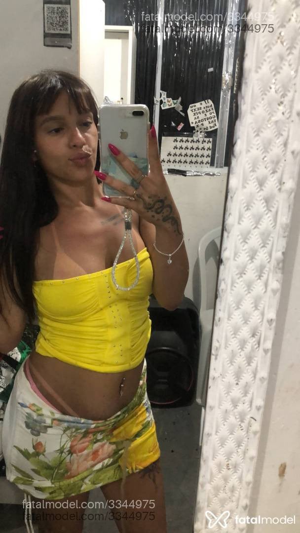 Acompanhante mulher com cabelo castanho de olhos castanhos - Lorenna
