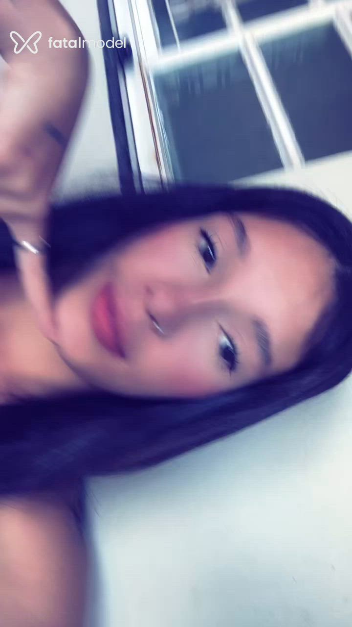 Acompanhante mulher com cabelo castanho de olhos castanhos - Lorenna
