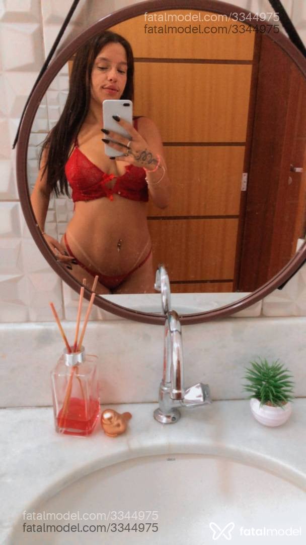 Acompanhante mulher com cabelo castanho de olhos castanhos - Lorenna