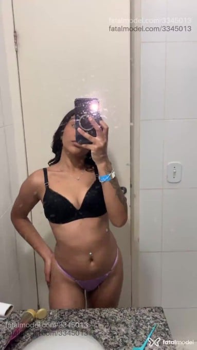 Acompanhante mulher morena (o) de olhos castanhos em Caldas Novas Acompanhante mulher morena (o) de olhos castanhos em Caldas Novas - Carol Mendes