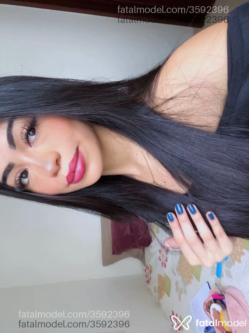 Acompanhante mulher morena (o) de olhos castanhos - Nobre