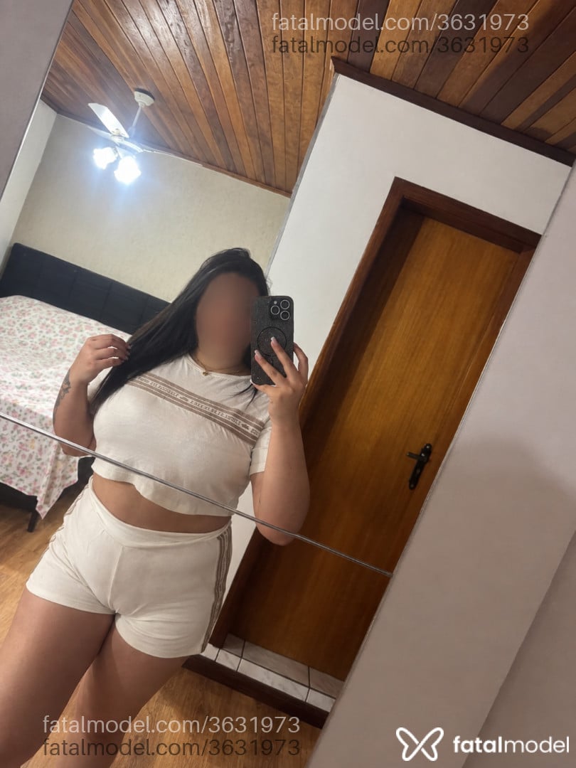 Acompanhante mulher com cabelo castanho de olhos castanhos - Mirela