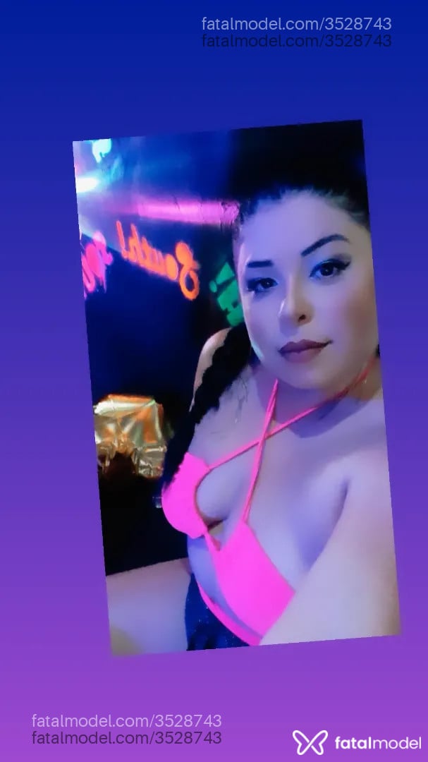 Acompanhante mulher morena (o) de olhos pretos - Naty Bê