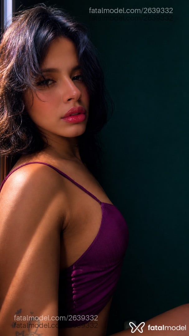 Acompanhante mulher trans morena (o) de olhos castanhos - Renata