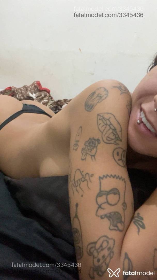Acompanhante mulher morena (o) de olhos castanhos - Alice Dias