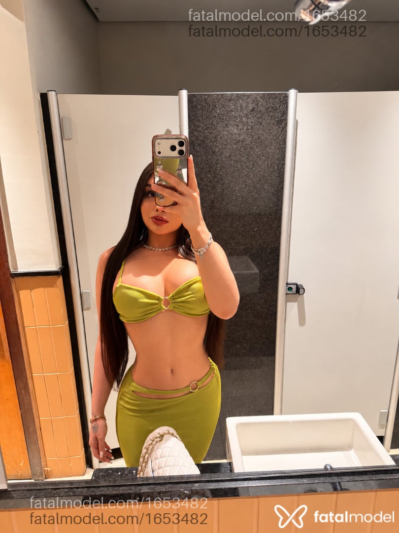 Acompanhante mulher com cabelo castanho de olhos castanhos - Catarina