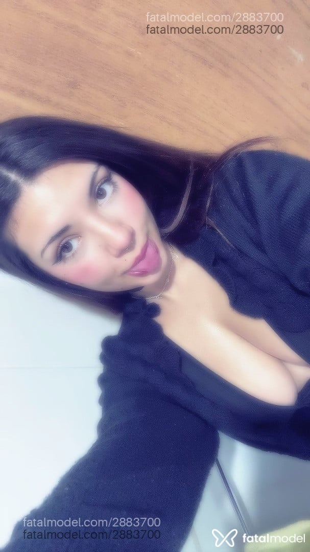 Acompanhante mulher com cabelo castanho de olhos castanhos - Danii
