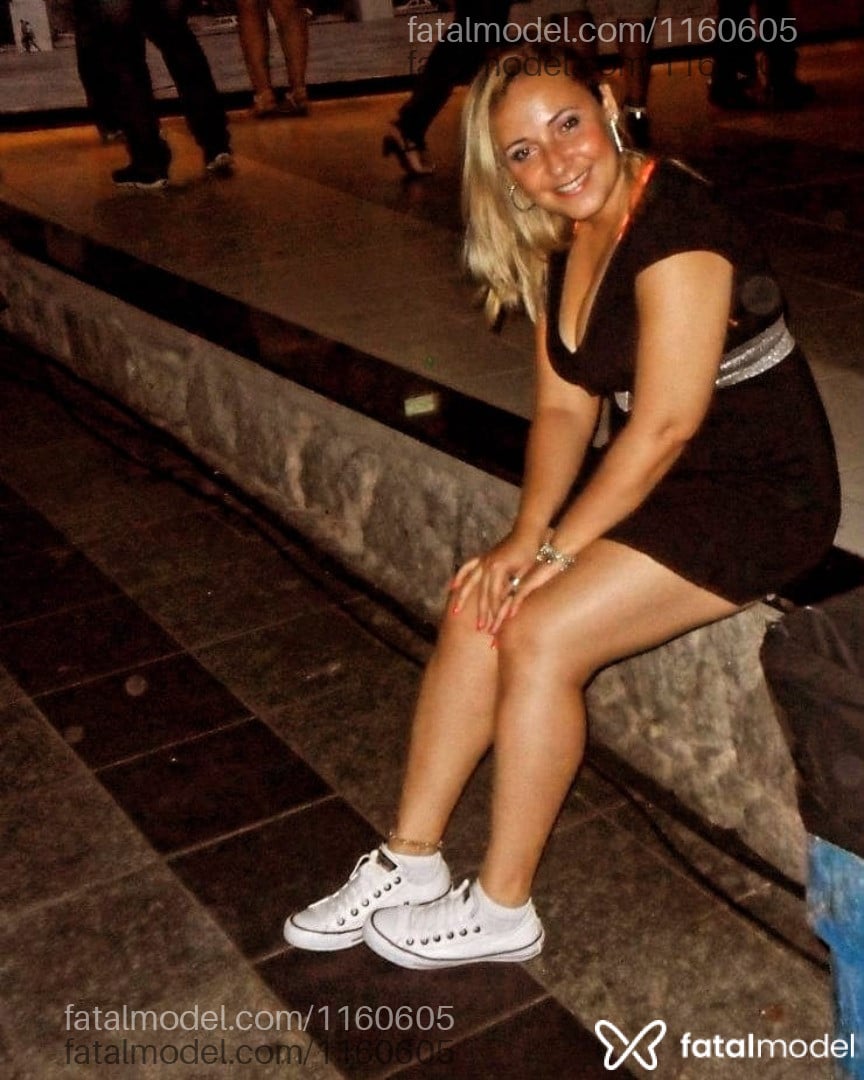Acompanhante mulher loira (o) de olhos mel - Nanda Nobre