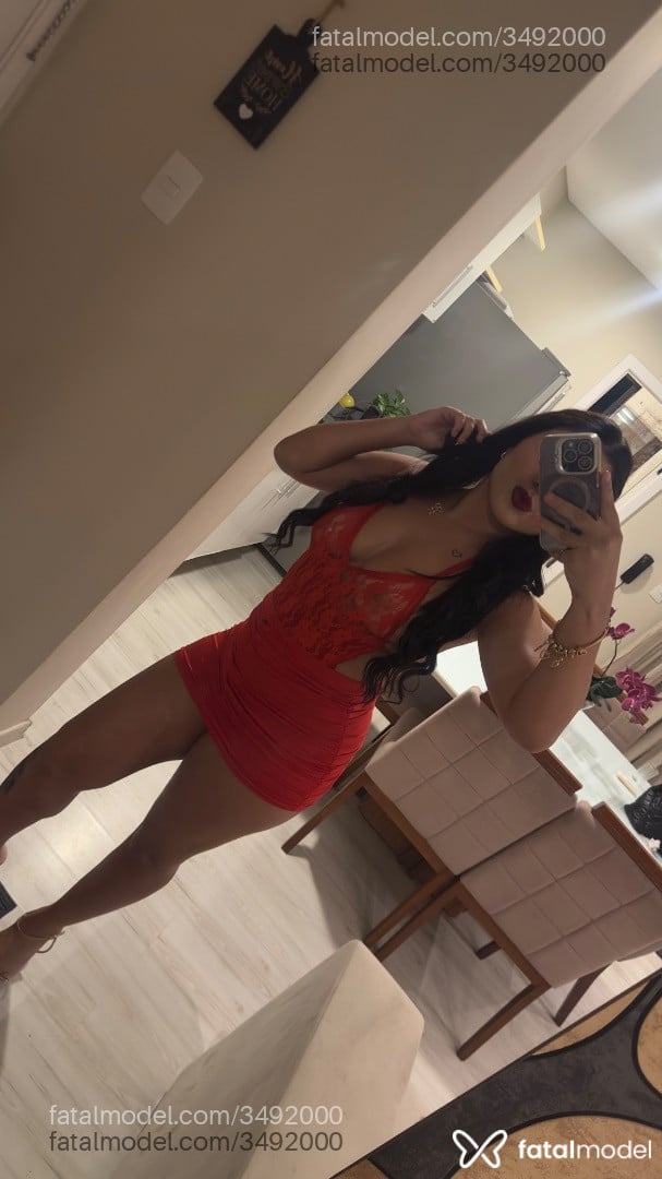 Acompanhante mulher morena (o) de olhos mel - Viviane