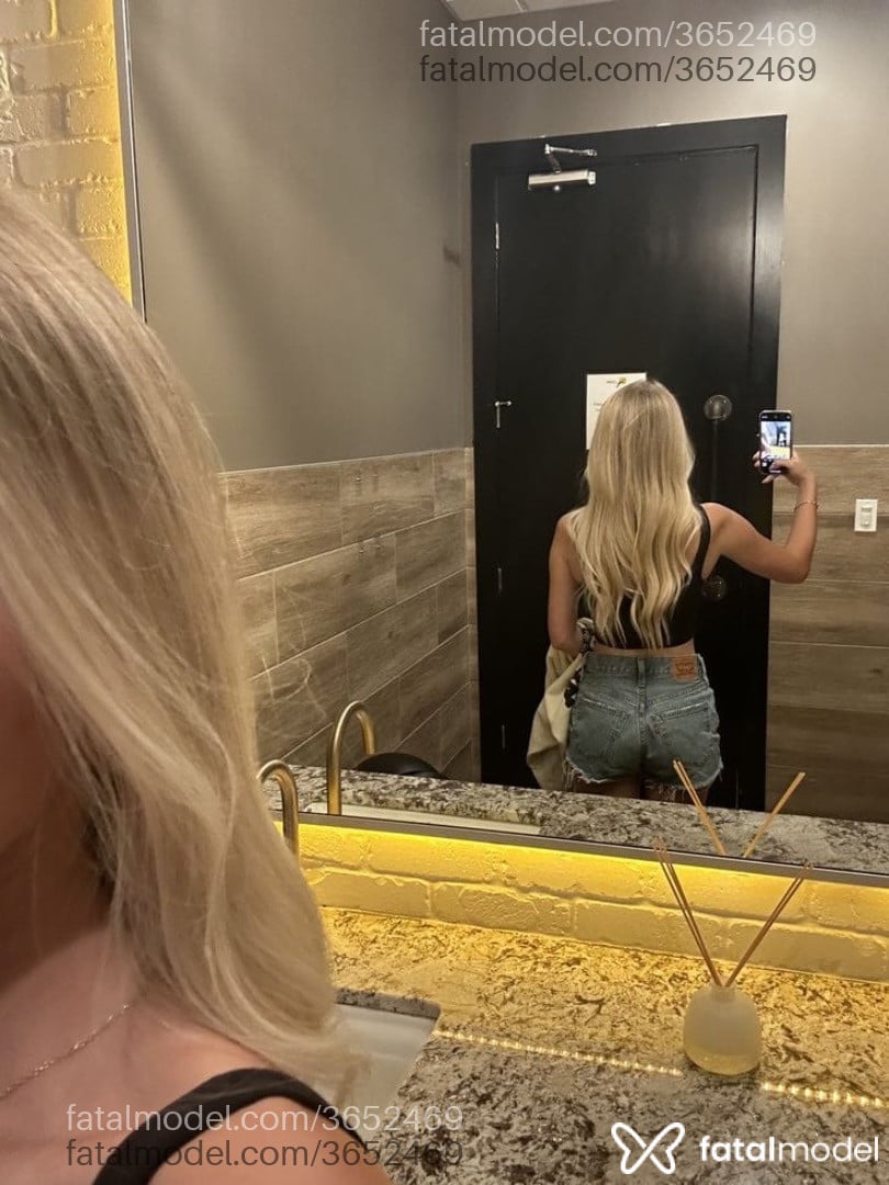 Acompanhante mulher loira (o) de olhos mel - Jade Ferrari