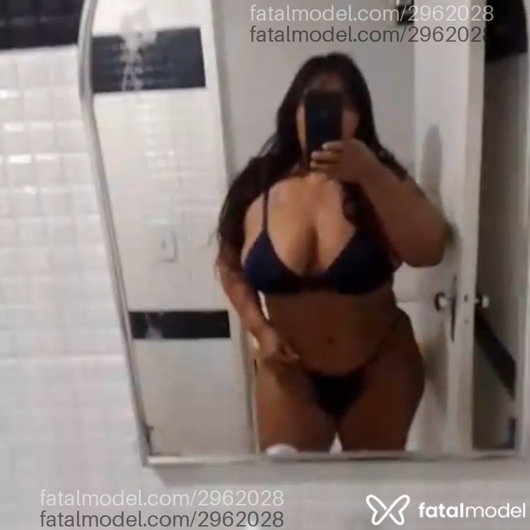 Acompanhante mulher morena (o) de olhos pretos - Lindamaria