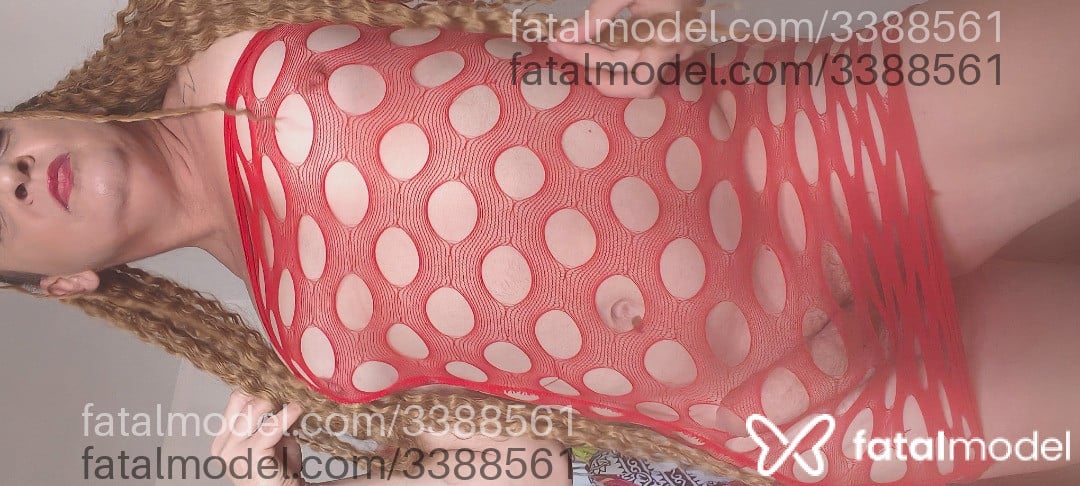 Acompanhante mulher trans loira (o) de olhos castanhos - Verônica