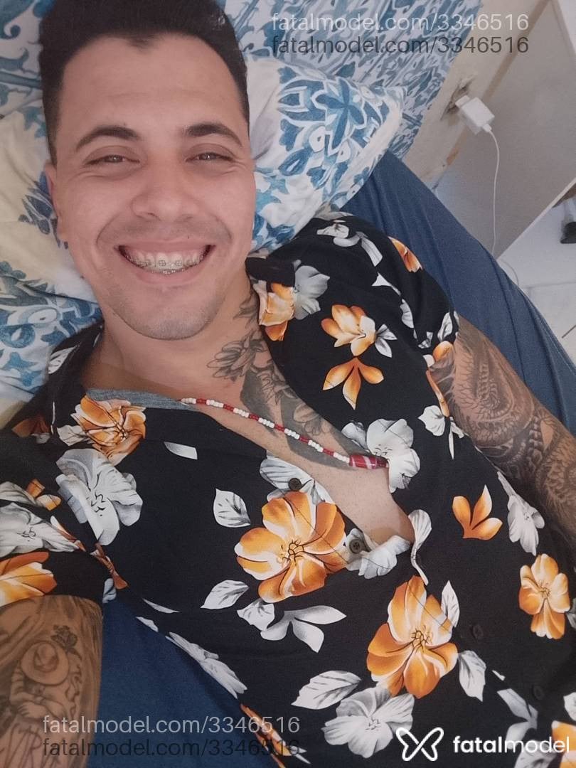 Acompanhante homem morena (o) de olhos castanhos - Apolo