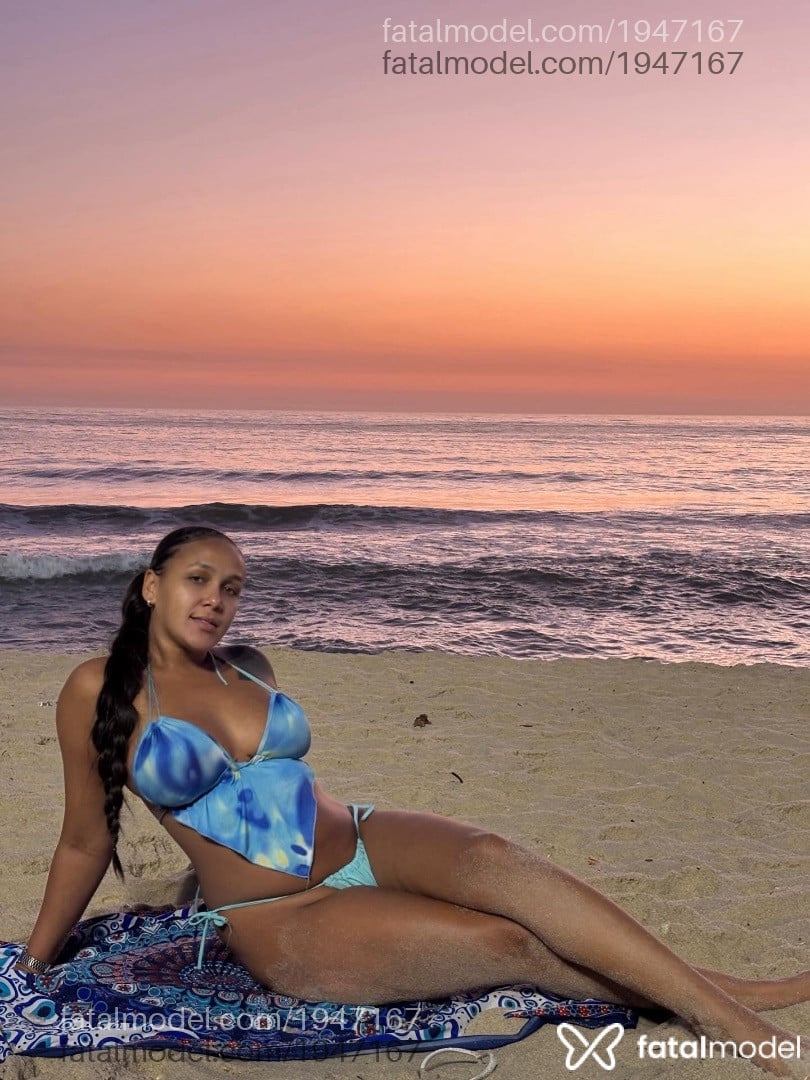 Acompanhante mulher com cabelo castanho de olhos mel - Eva