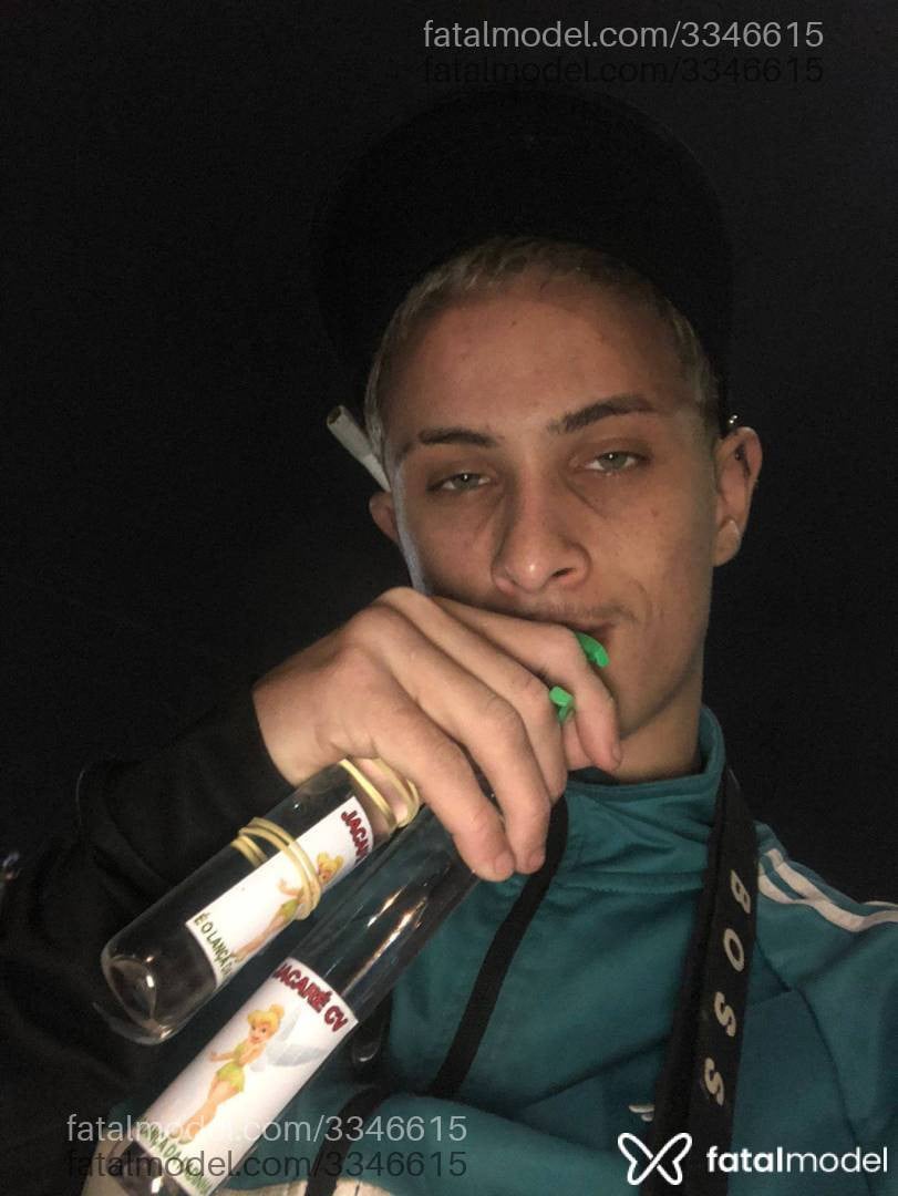 Acompanhante homem morena (o) de olhos verdes - Thiago