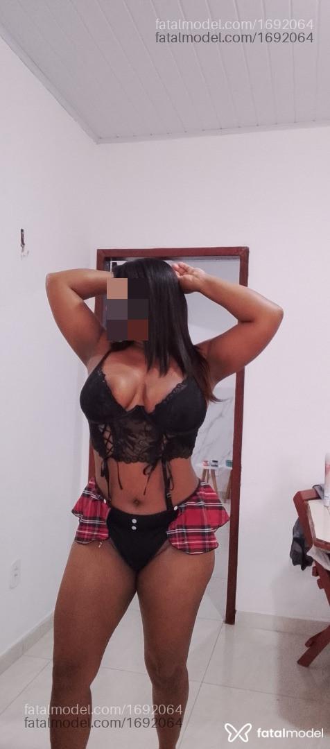 Acompanhante mulher com cabelo castanho de olhos castanhos - Alessandra