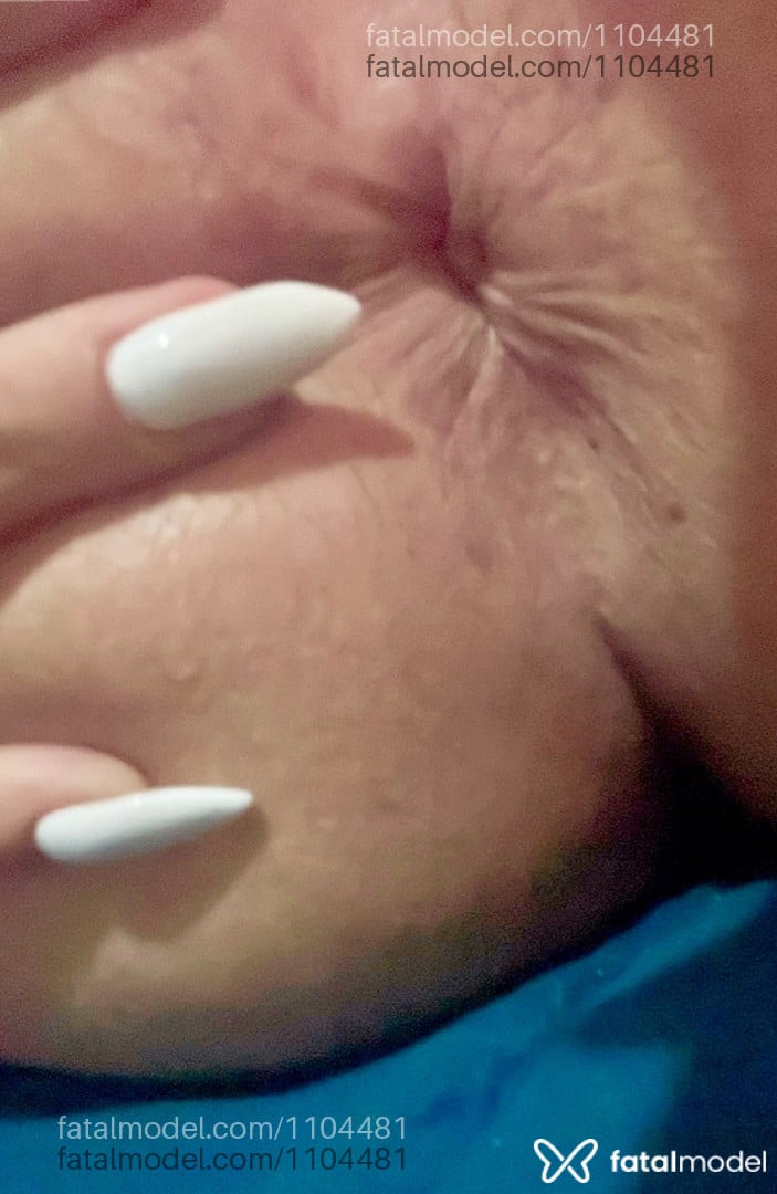 Acompanhante mulher trans com cabelo castanho de olhos verdes - Juju