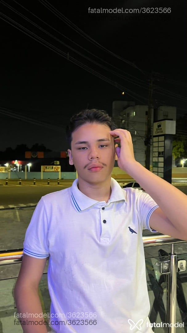 Acompanhante homem morena (o) de olhos pretos - Thiago