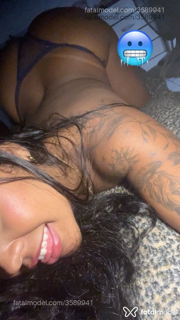 Acompanhante mulher morena (o) de olhos castanhos - Vivi