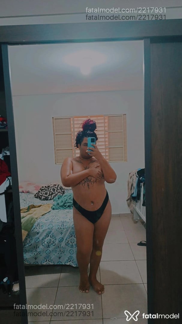 Acompanhante mulher trans ruiva (o) de olhos castanhos - Sereiaa