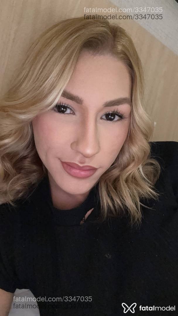 Acompanhante mulher trans loira (o) de olhos castanhos - Bianca Ferraz